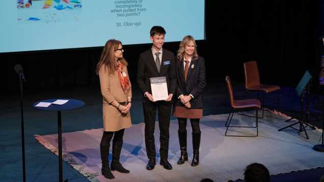 Camilla Serck-Hanssen and Toma Kamata Sydnes at award ceremony